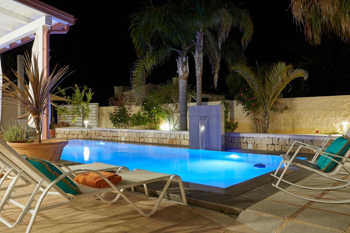 Villa Zamia Con Piscina Санта Мария дел Фокало Екстериор снимка