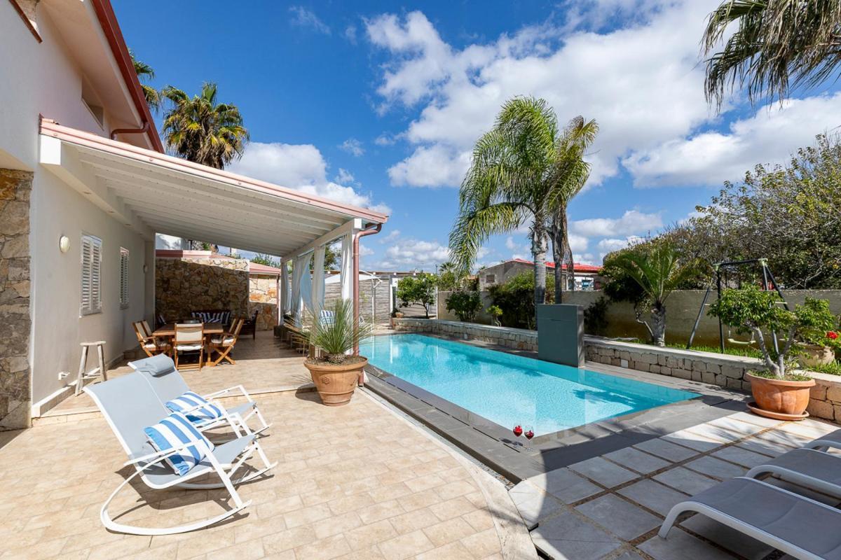 Villa Zamia Con Piscina Санта Мария дел Фокало Екстериор снимка