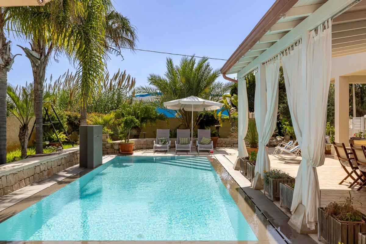 Villa Zamia Con Piscina Санта Мария дел Фокало Екстериор снимка